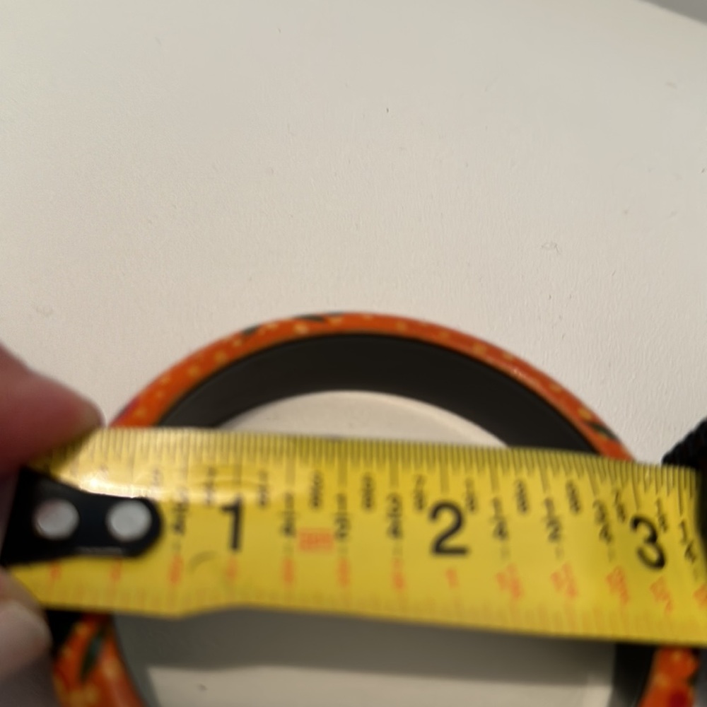 Vintage hand painted lacquered wooden bracelet - Picture 6 of 7